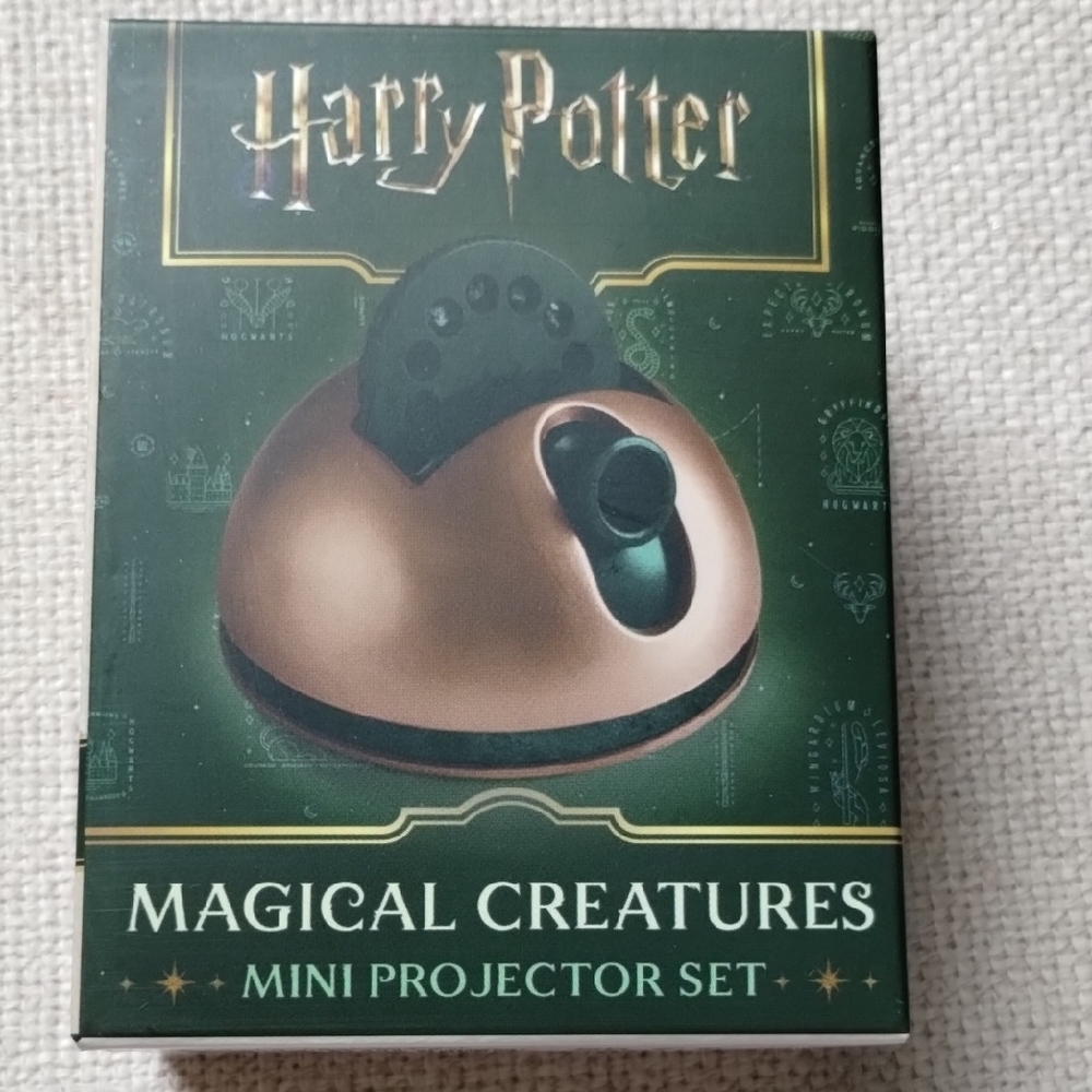 Hachette Harry Potter Magical Creatures Mini Projector Set - Green and Gold